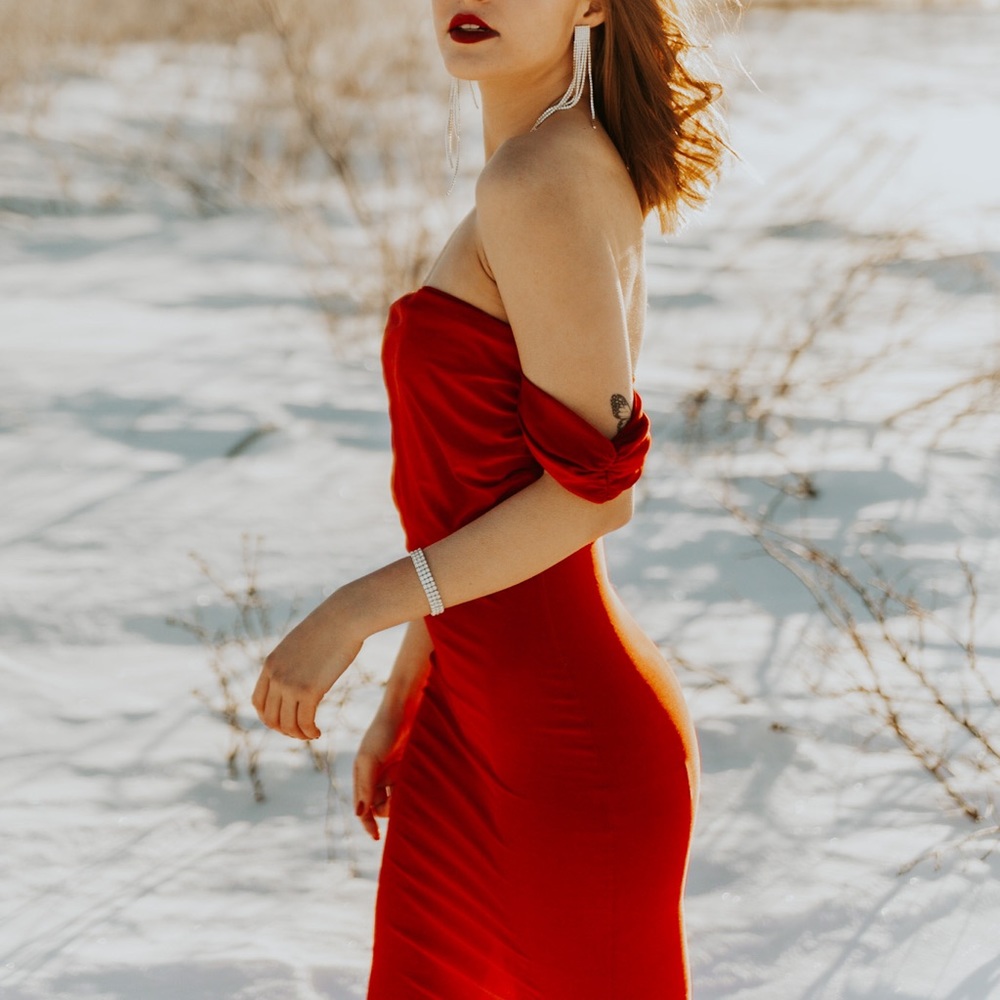Red long dress ๐น - Picture 4 of 7